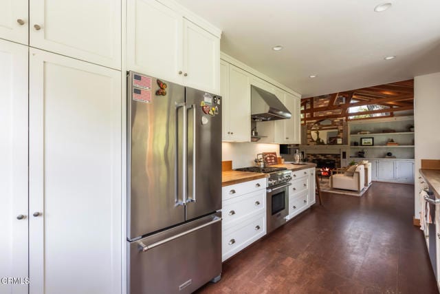 Building Photo - 4254 Chevy Chase Dr