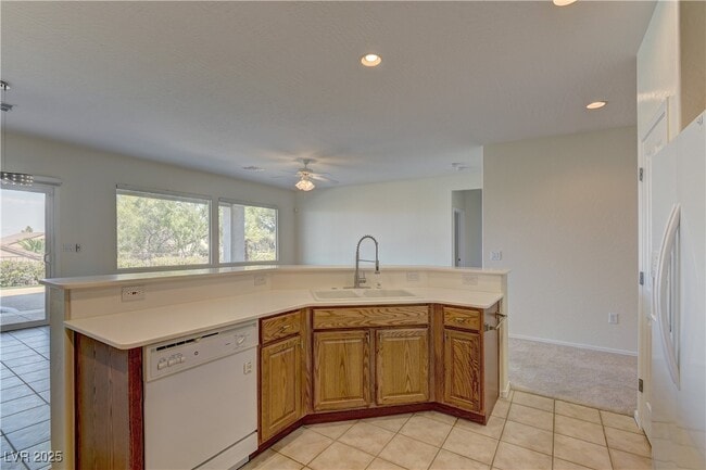 Building Photo - 2576 Chasma Dr