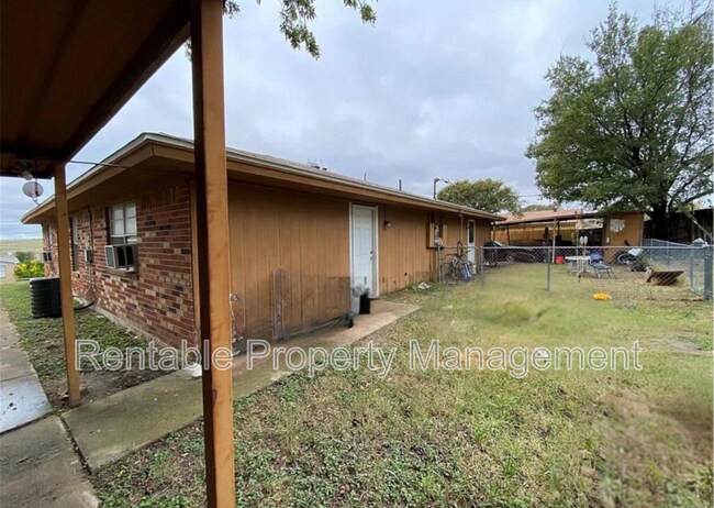 Primary Photo - 109 Arrowhead St