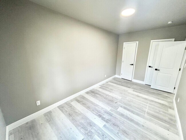 Building Photo - 3964 Washington Street Unit 2f