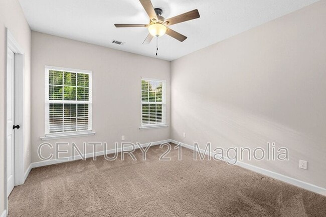 Building Photo - 302 Dorn St