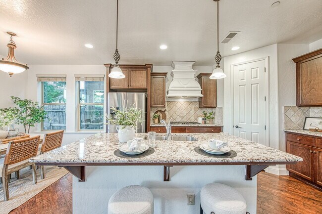 Building Photo - 11384 N Via Montessori Dr