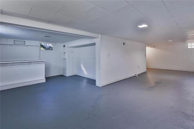 Building Photo - 1465 W Duchesne Dr