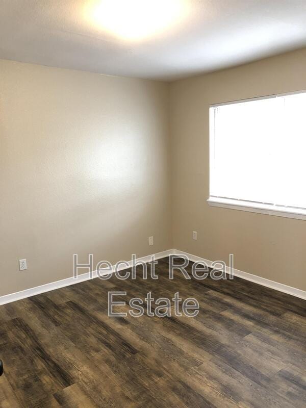 Building Photo - 7300 Twin Crest Dr