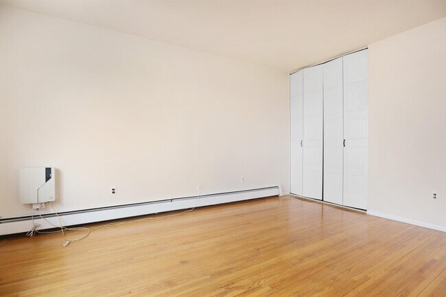 Building Photo - 711 Bergen St