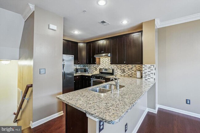 Building Photo - 12789 Lotte Dr