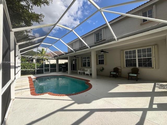 Building Photo - 712 Tulip Cir