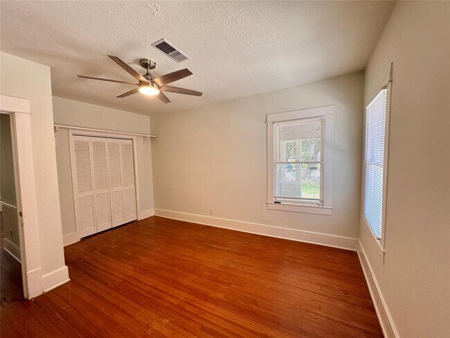 Building Photo - 4522 McKinney St