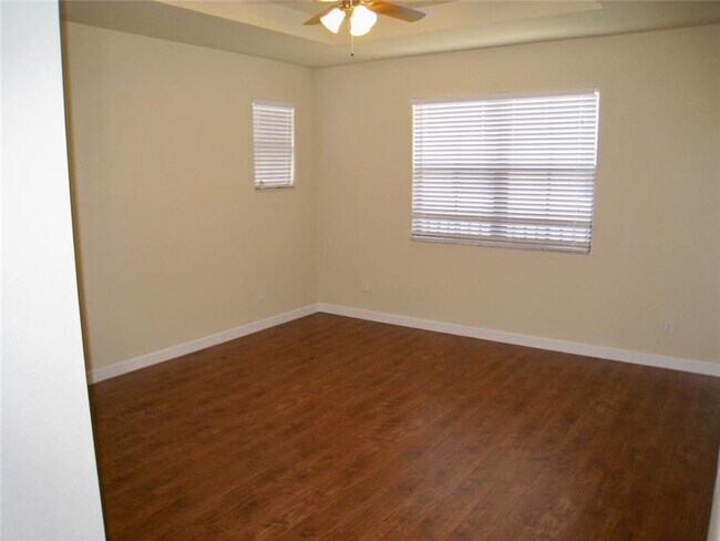 Building Photo - 9624 Waterview Way
