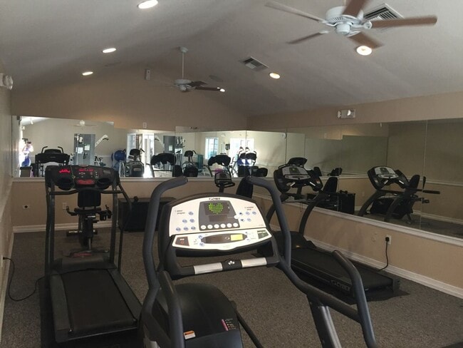 Building Photo - Spacious 1 Bedroom Condo in North Central Phoenix!