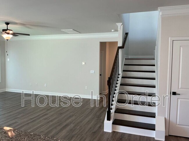 Building Photo - 41 Silverthorne Ct