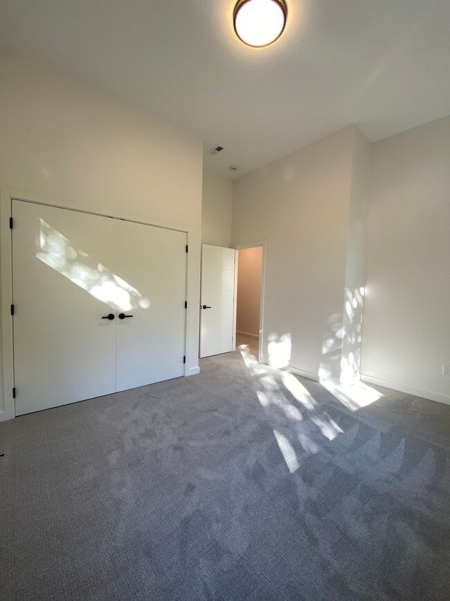 Building Photo - 3 Bedroom | 2.5 Bath Home in White Salmon