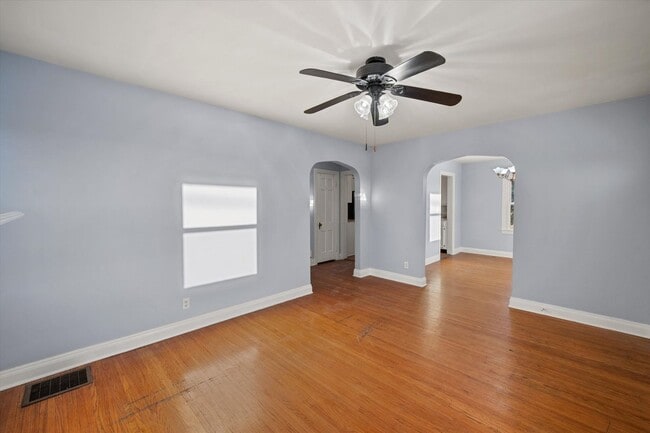 Building Photo - Charming Updated Home in the Heart of Jeffersontown