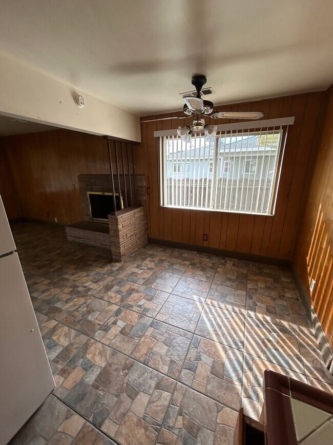 Building Photo - 10769 Arbor Dr