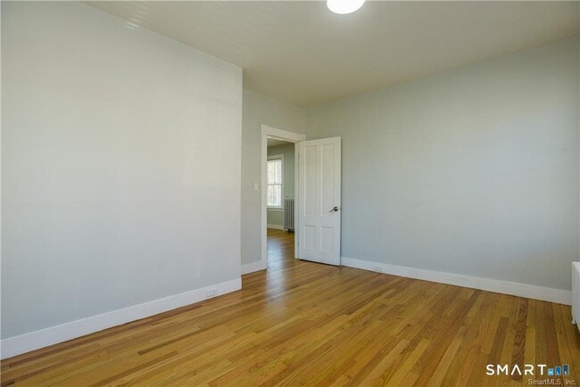 Building Photo - 21 Bayview Ave