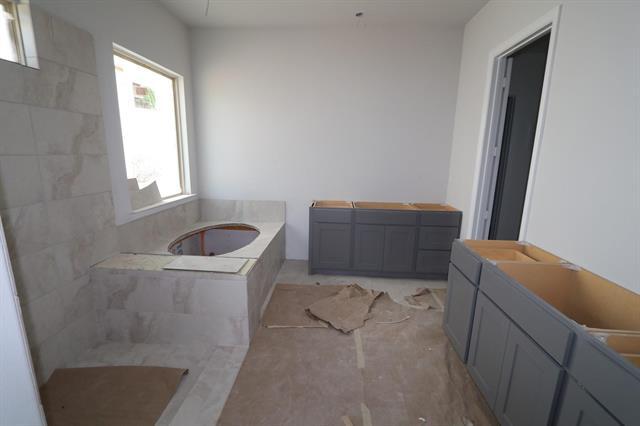 Building Photo - 1412 Kurelek Dr