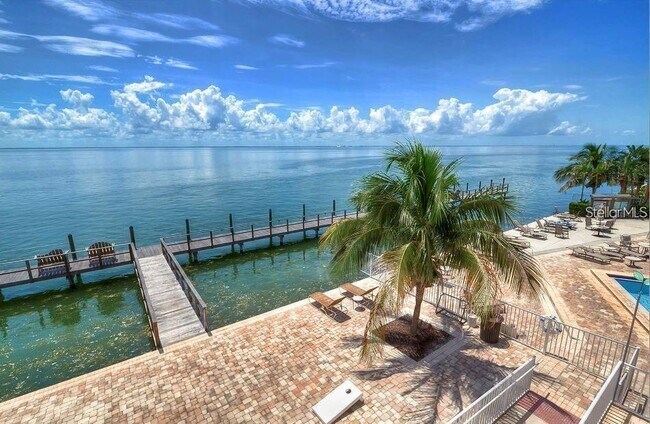 Building Photo - 3873 Pompano Dr SE