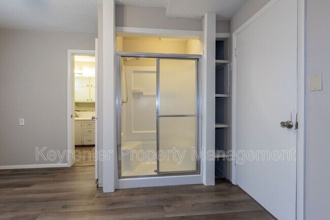 Building Photo - 526 S 39th W Ave