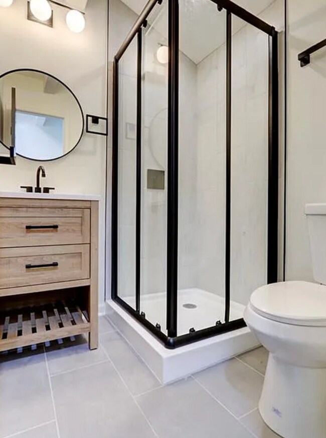 Building Photo - Beautifully remodeled 4-bedroom, 2-bath ho...
