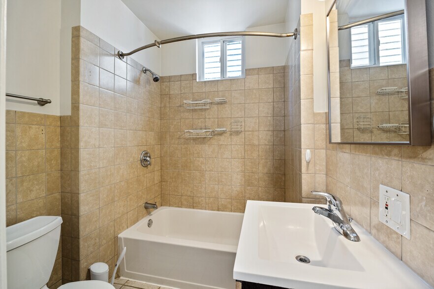 Building Photo - 1011 Garnett Pl