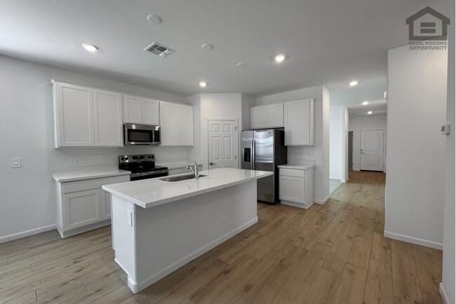 Building Photo - 18236 Avenida del Sol W