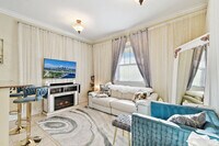 Building Photo - 509 S Willow Ave