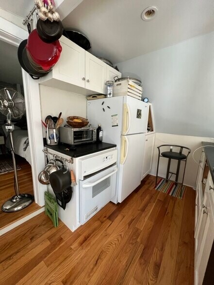 Building Photo - 16 Crooked Mile Rd