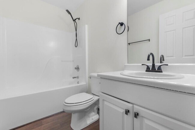 Building Photo - 45 Wyndmont Way