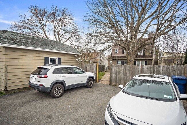 Building Photo - 226 Canal St