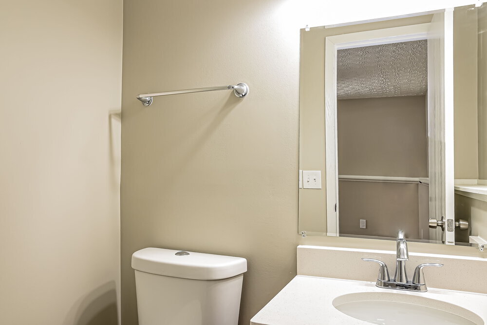 Building Photo - 794 Wallinger Dr