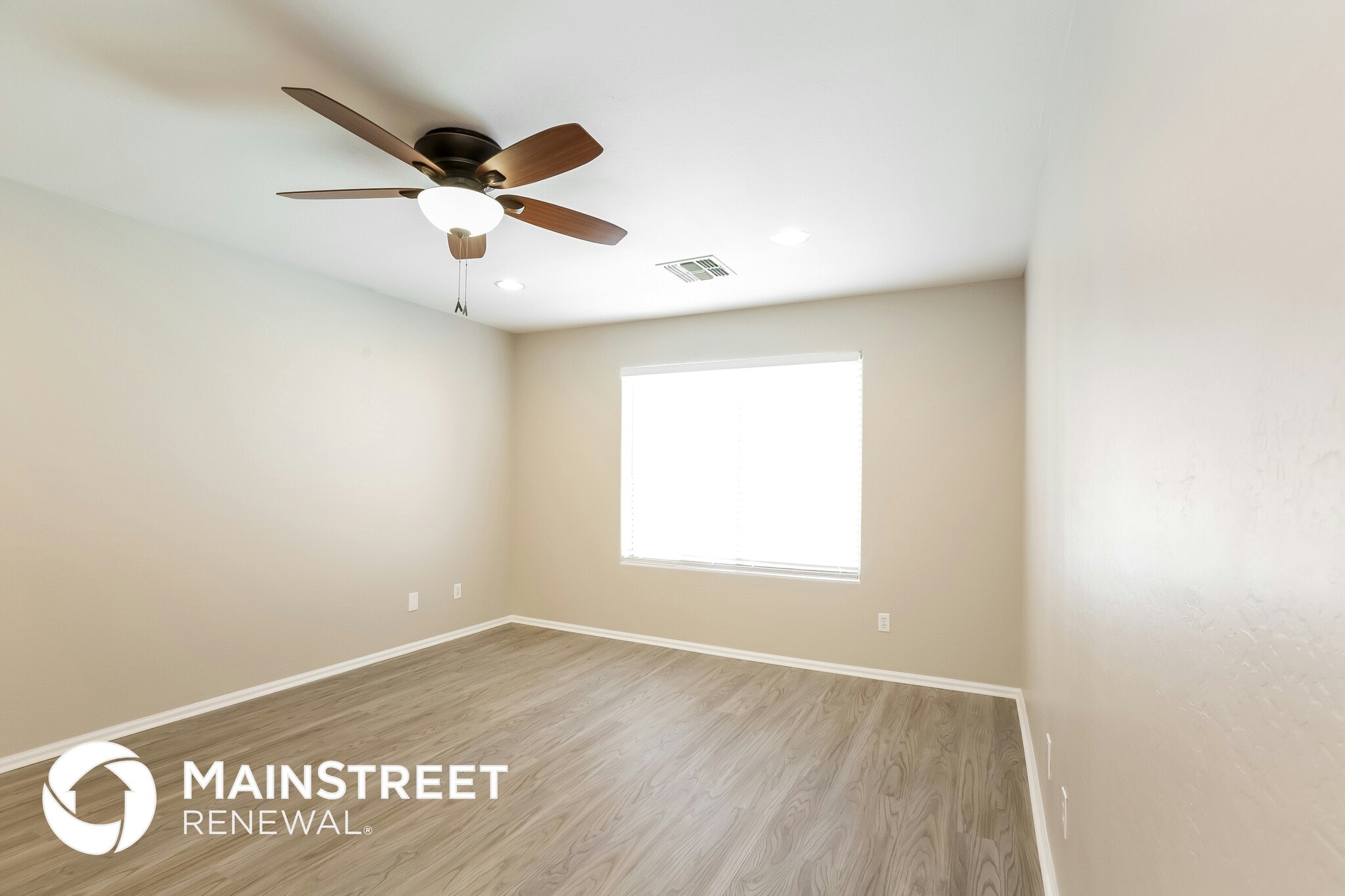 Building Photo - 17406 W Mohave St