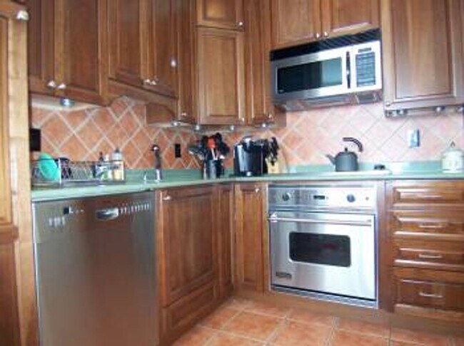 Building Photo - Logan Circle Centrally Located near Dupont...