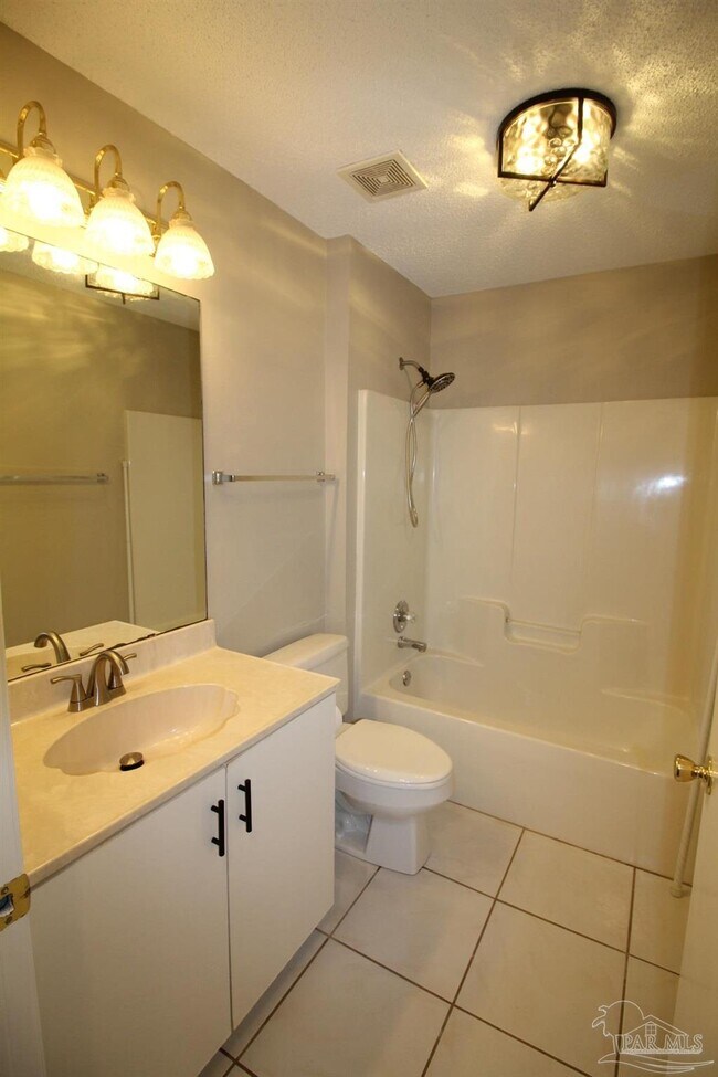 Building Photo - 582 Ard Dr