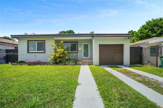 Building Photo - 820 NW 31st Ave