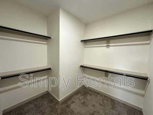 Building Photo - 107 Ross St