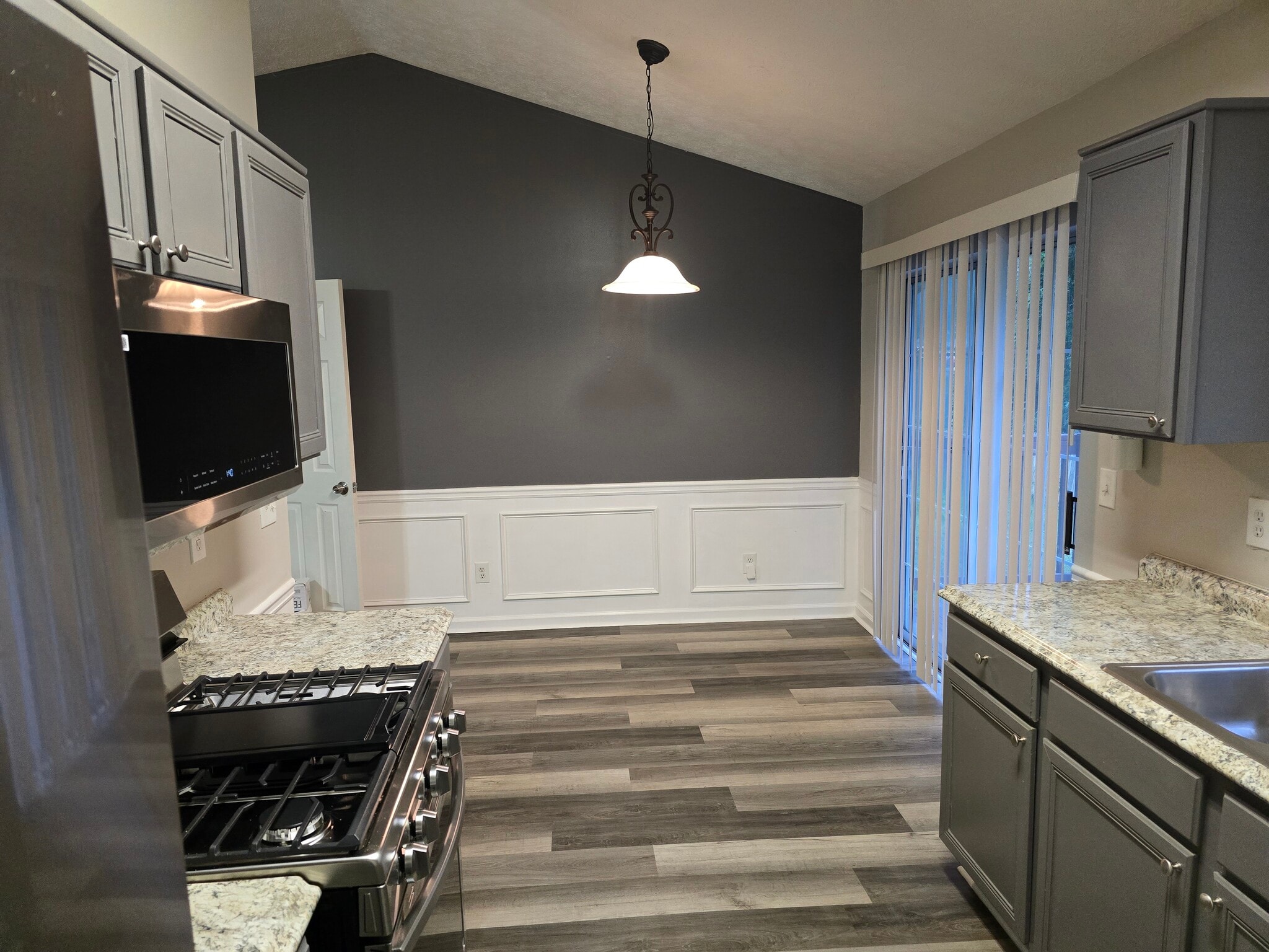 Kitchen - 2016 Briar Trail Ct SW