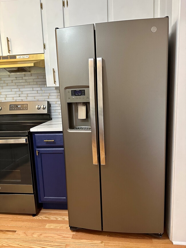 Building Photo - 5221 Greenbrook Dr