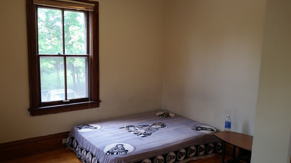 Bed 1 - 217 North 3rd Street