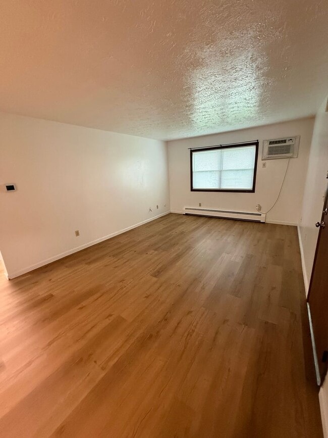 Building Photo - 8422 Colwyn Ct