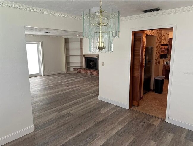 Building Photo - 2145 NE 45th Ave