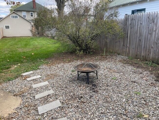 Building Photo - Spacious 3 Bedroom Townhome in Mount Joy -...