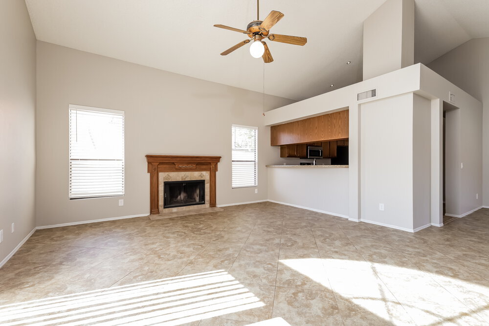 Building Photo - 4211 E Mountain Sage Dr