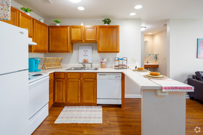 Interior Photo - Eagle Village Student Housing