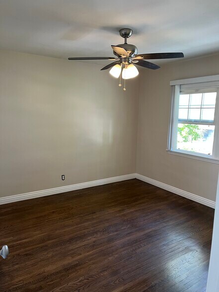 Building Photo - 5057 Cahuenga Blvd