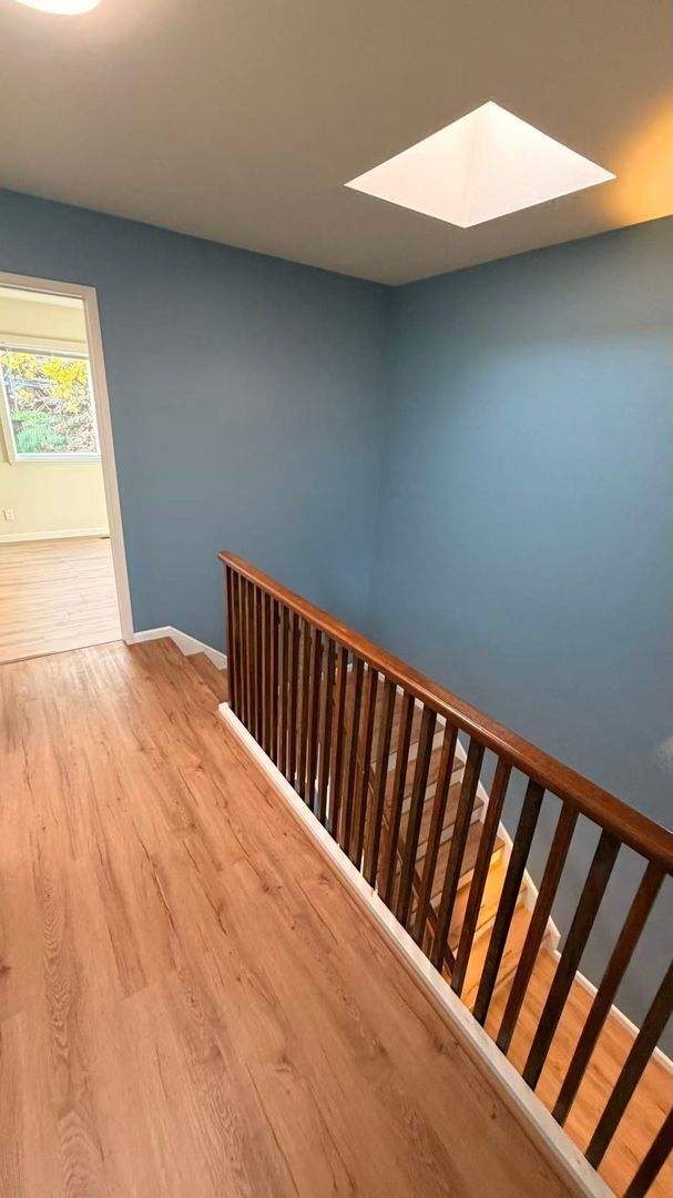 Building Photo - 3Bed/2.5Ba Tri-Level Home with Views, Solar, and Private Yard – Glen Park