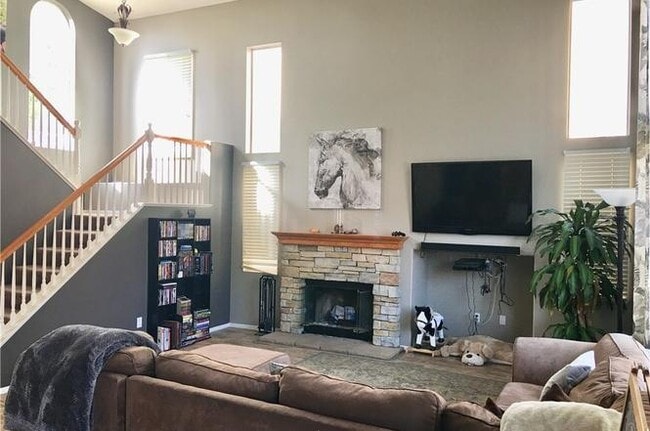 Building Photo - 5998 Milana Dr