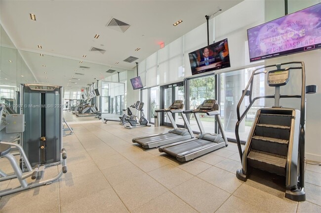 Building Photo - 1600 NE 1st Ave