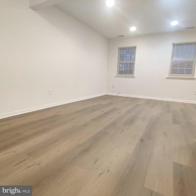 Building Photo - 313 Carleton Ln