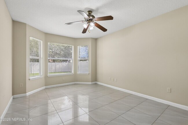 Building Photo - 2070 Thornhill Drive