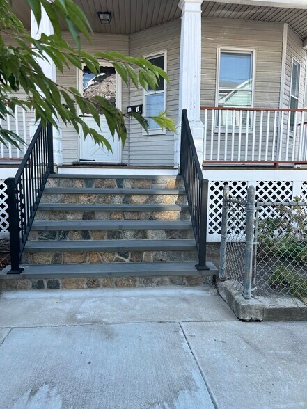 Building Photo - 48 Bowdoin St